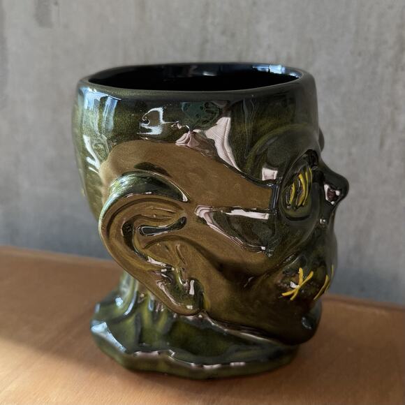 Disney Trader Sams Green Grog Grotto Zombie Head Tiki Mug 1st Edition - Picture 2 of 6